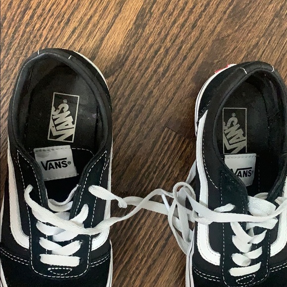 VANS - Picture 2 of 6